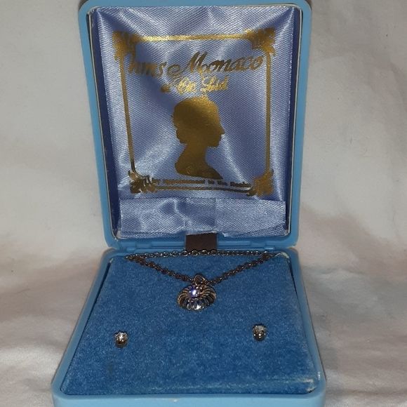 HMS‎ Monaco Vintage Necklace & Stud Earrings Set - Picture 1 of 7
